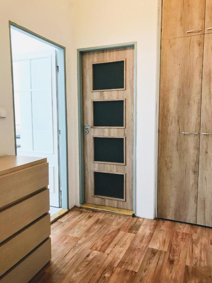 OpočnoApartman Na Namestiアパートメント エクステリア 写真