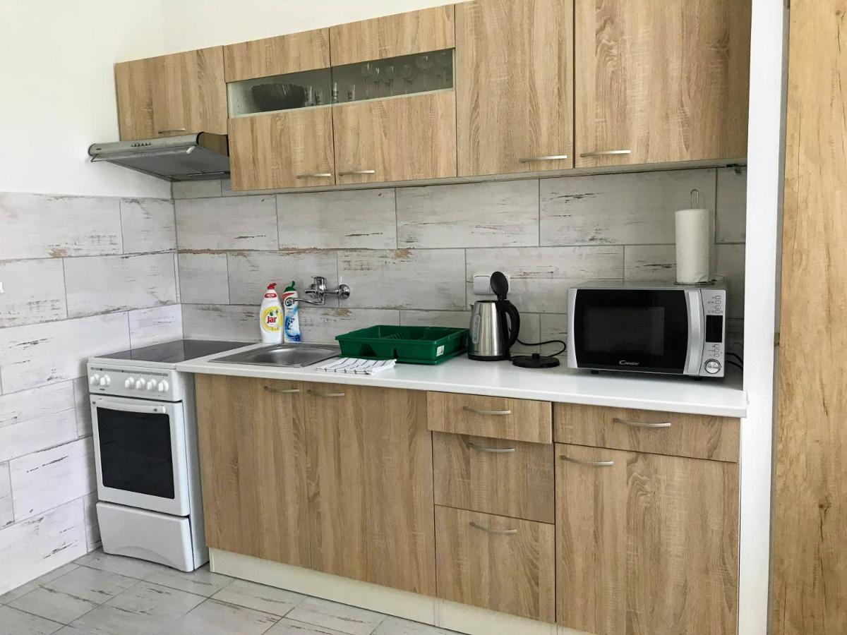 OpočnoApartman Na Namestiアパートメント エクステリア 写真