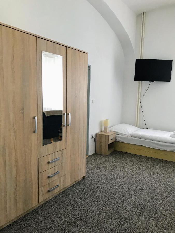 OpočnoApartman Na Namestiアパートメント エクステリア 写真