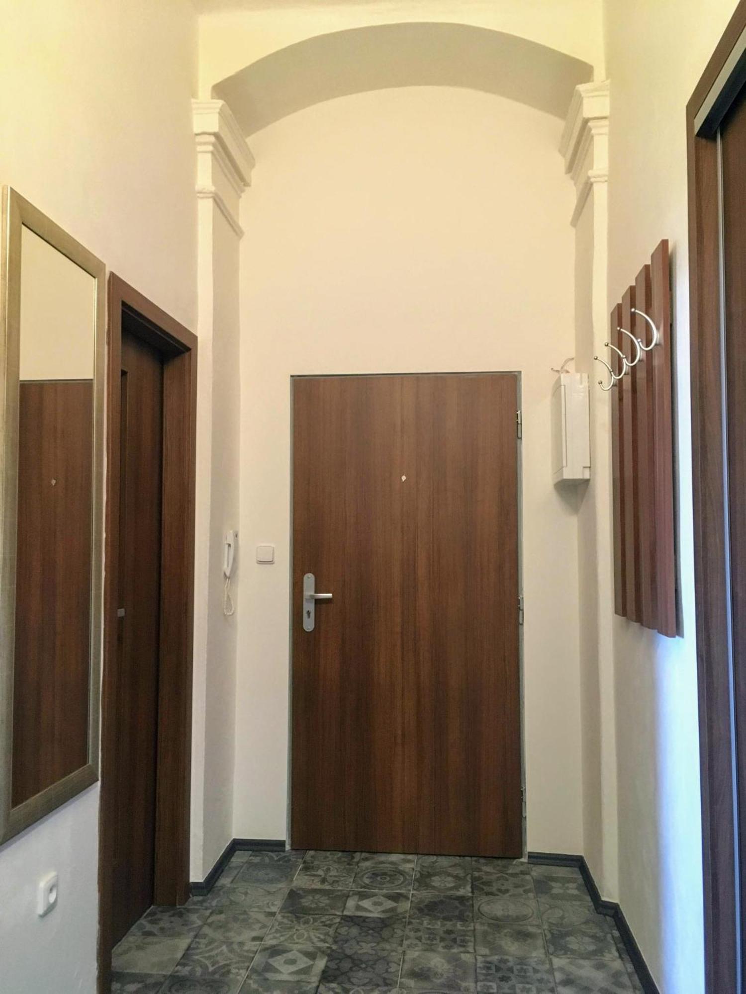 OpočnoApartman Na Namestiアパートメント エクステリア 写真